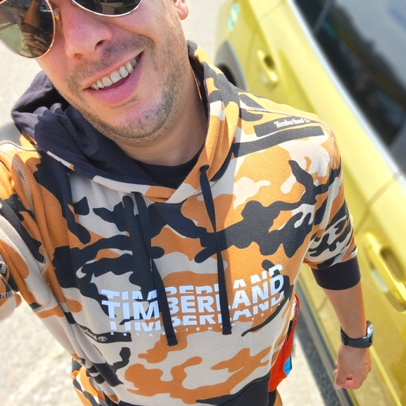 Meet your Posher, Chris - Picture 2 of 16